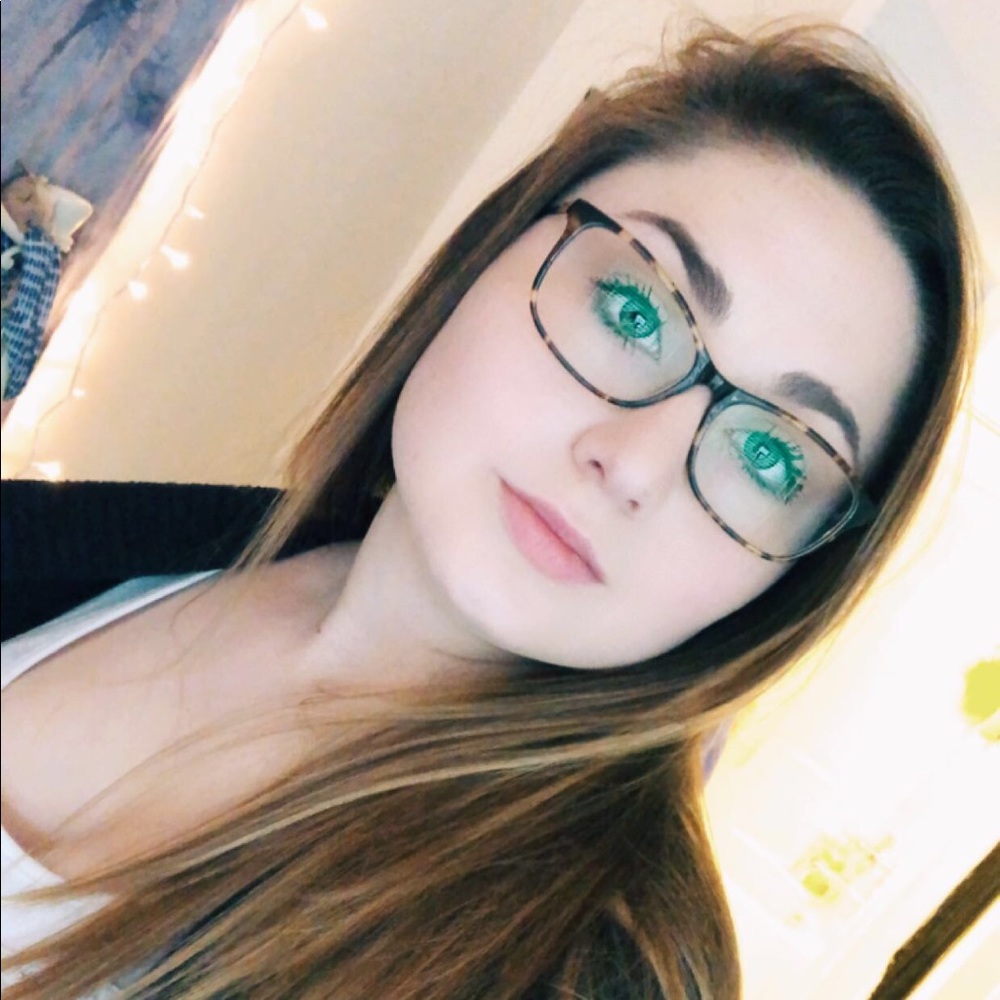 Meet your Posher, Chasity